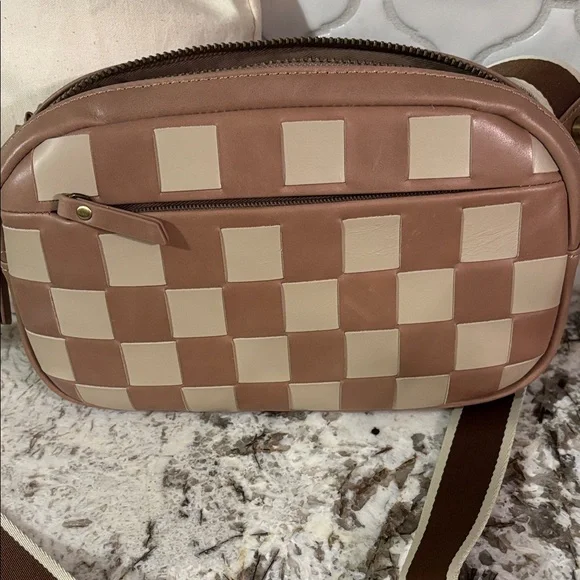 Andar The Devin Checkered Crossbody Bag in Tan and Cream - Picture 5 of 13